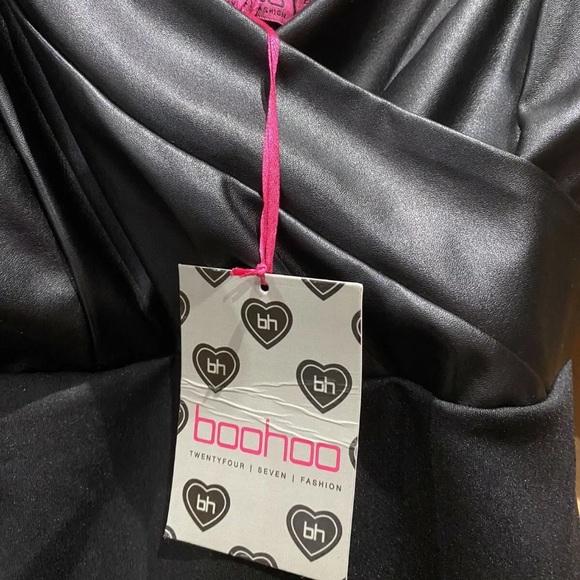 🛍SALE🛍Boohoo Cross Front Bodysuit Size 18 - Picture 5 of 5